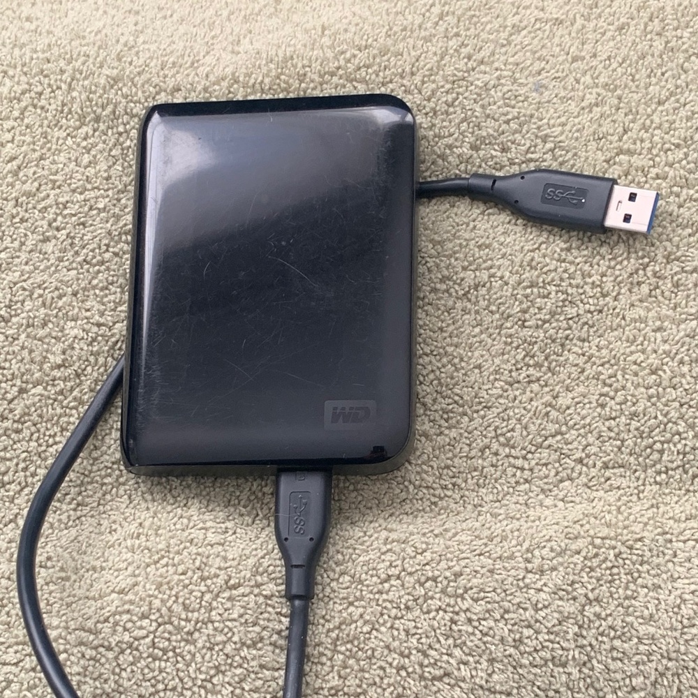 Western Digital My Passport 1TB External Hard Drive WDBACX0010BBK-00 Works Great